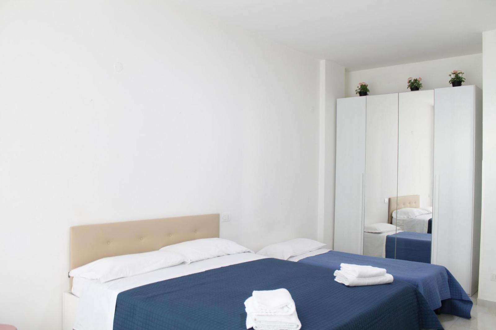 B&B Central Rooms 137 Napoli Eksteriør billede